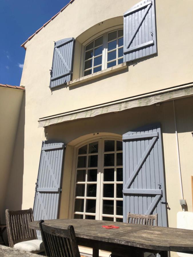 Magnifique Demeure Familiale Villa Castries Exterior foto